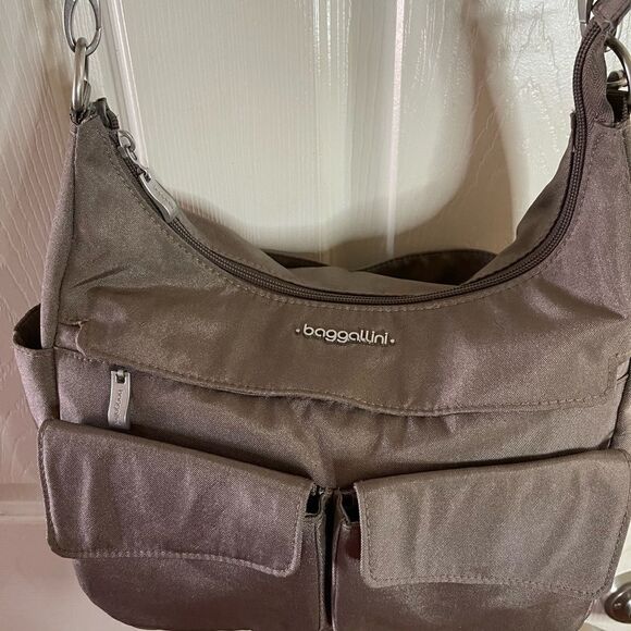 Baggallini Light brown nylon detachable crossbody bag with silver tone hardwares - Picture 13 of 13